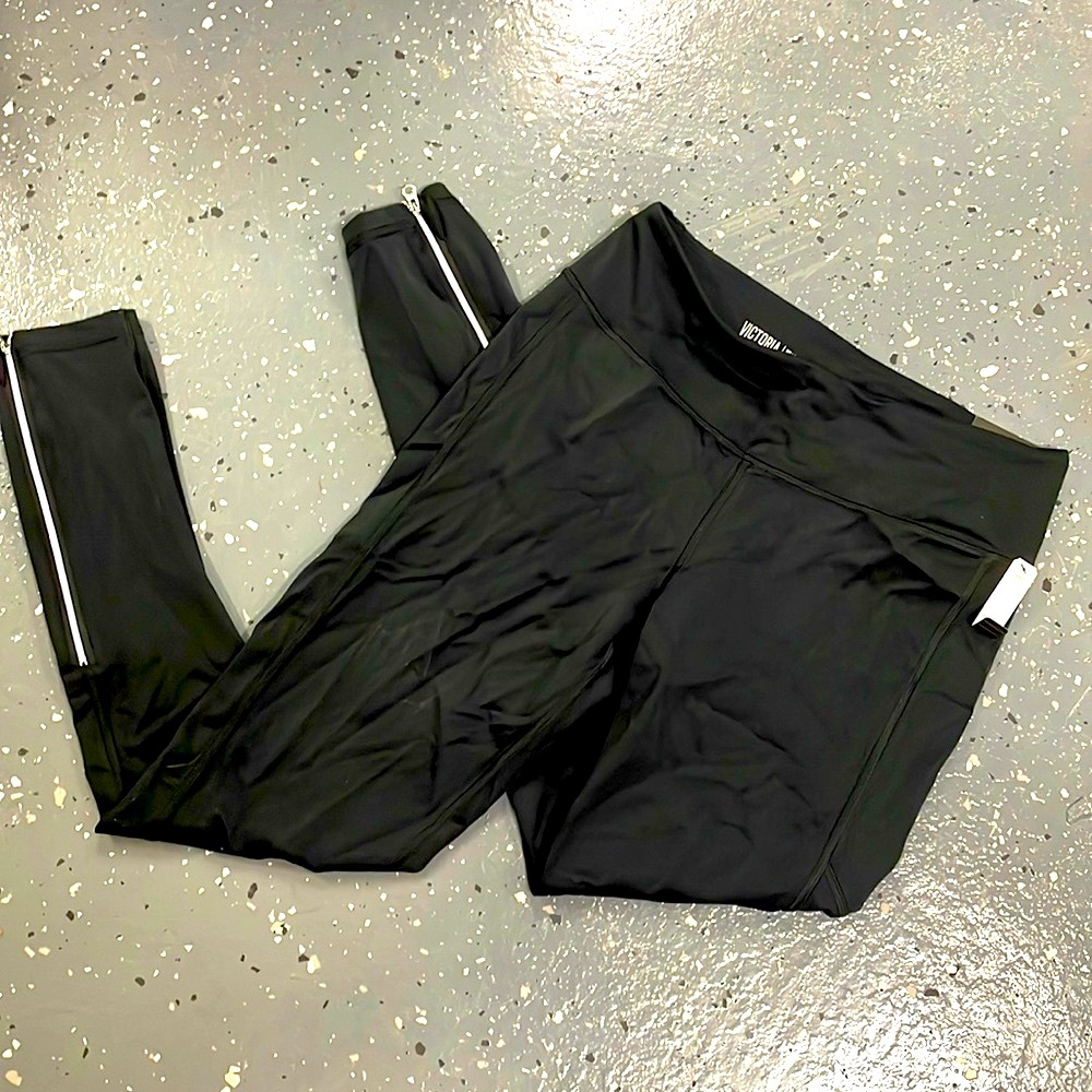 NEW Victoria Secret Sport Women’s Athletic Leggings Medium - Picture 1 of 5